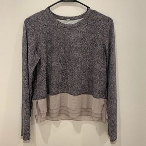 Lululemon long sleeve size 4